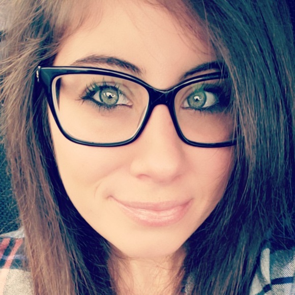 Meet your Posher, Kaci - Picture 1 of 1